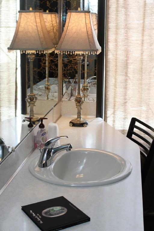 Lux Rooms Wallace Bilik gambar